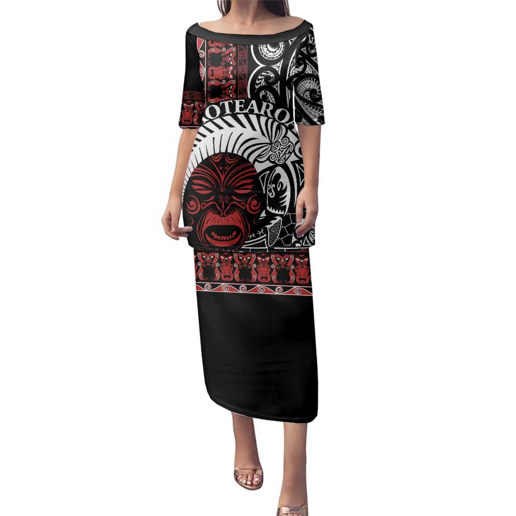 Honour The Treaty New Zealand Personalised Family Matching Puletasi and Hawaiian Shirt Toitu Te Tiriti Indigenous Maori Face LT9 Mom's Dress Black - Polynesian Pride