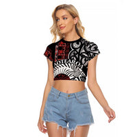 Honour The Treaty New Zealand Personalised Raglan Cropped T Shirt Toitu Te Tiriti Indigenous Maori Face LT9 Female Black - Polynesian Pride