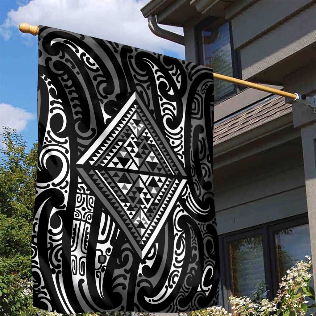 New Zealand Maori Taniko Garden Flag Black Kowhaiwhai Puhoro LT9 - Polynesian Pride