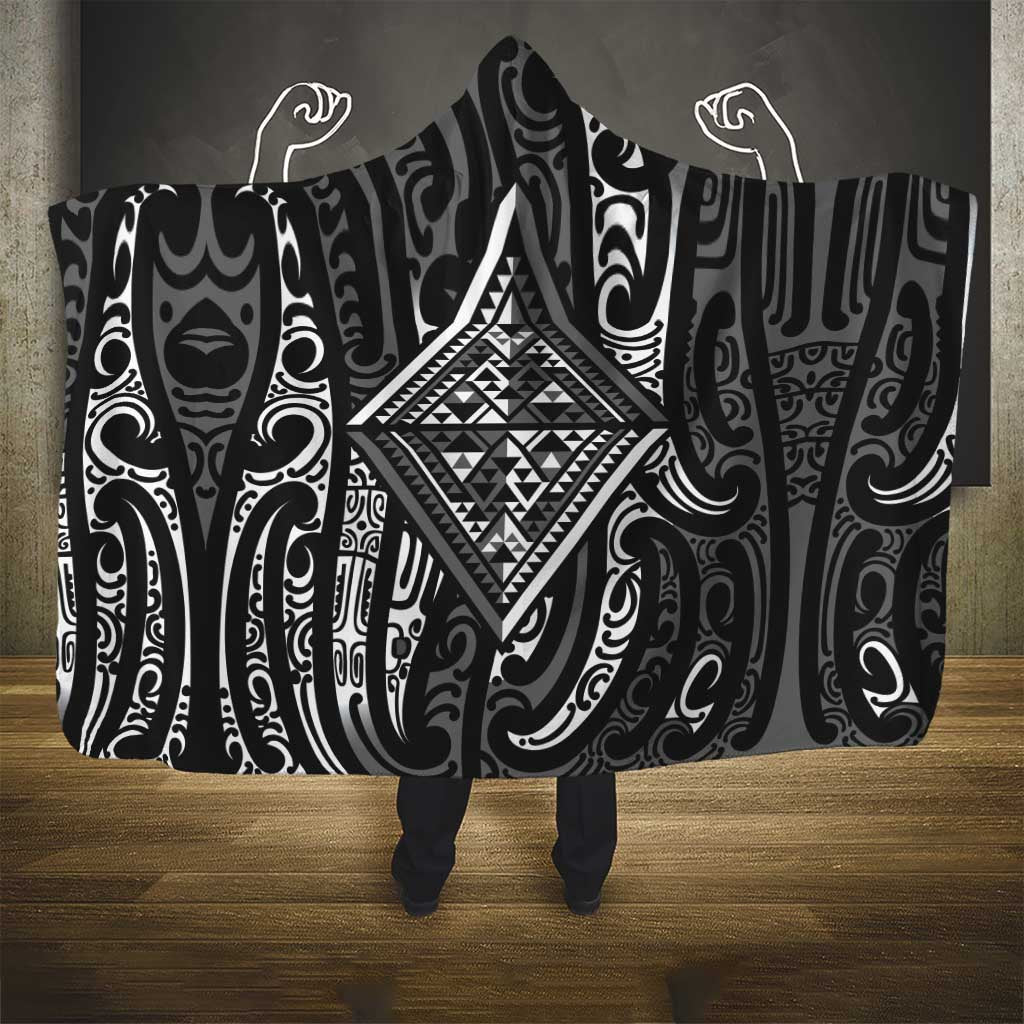 New Zealand Maori Taniko Hooded Blanket Black Kowhaiwhai Puhoro LT9 - Polynesian Pride
