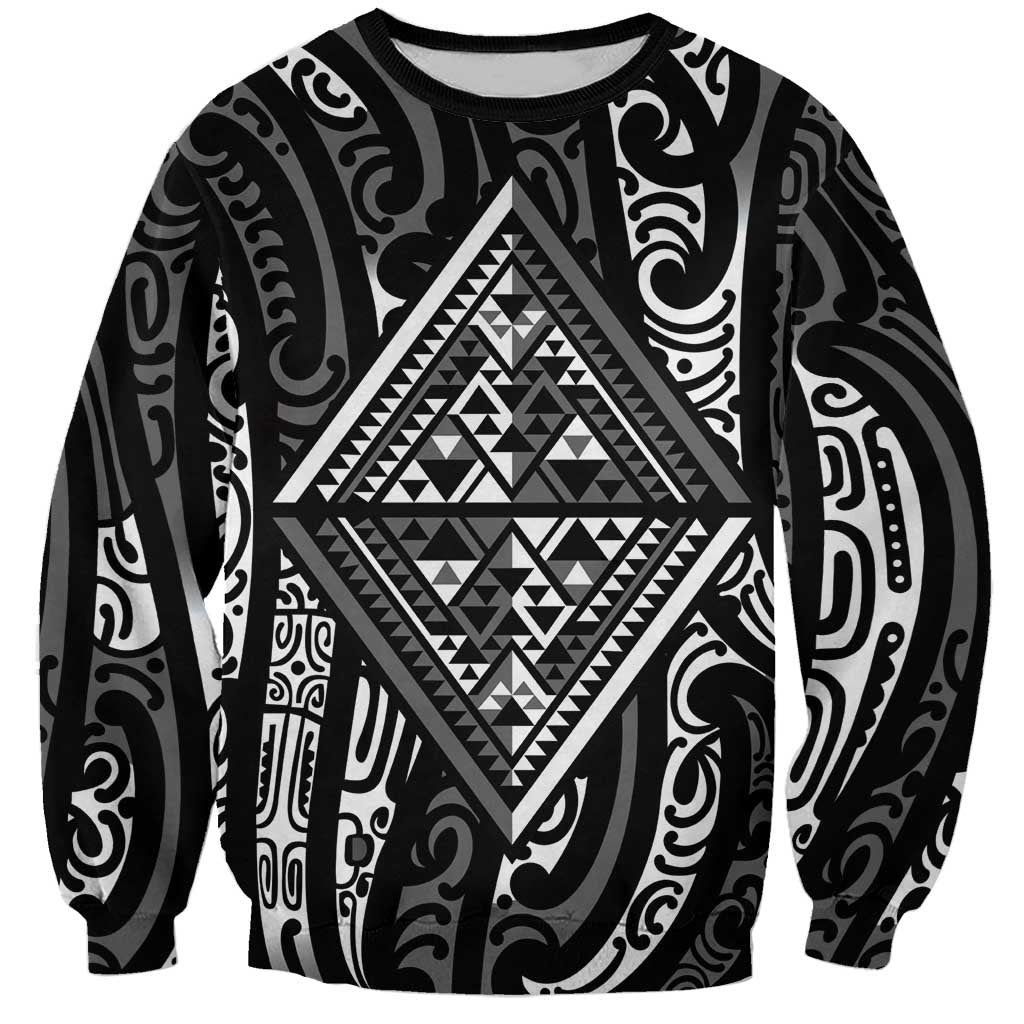 New Zealand Maori Taniko Sweatshirt Black Kowhaiwhai Puhoro LT9 Unisex Black - Polynesian Pride