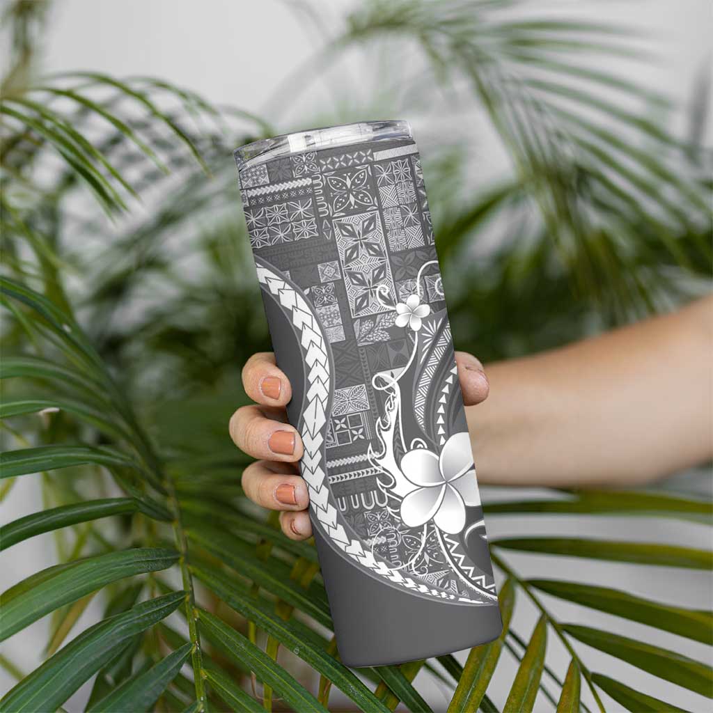 Samoa Siapo Tribal Pattern Skinny Tumbler Light Gray Polynesian Plumeria Tapa Motif