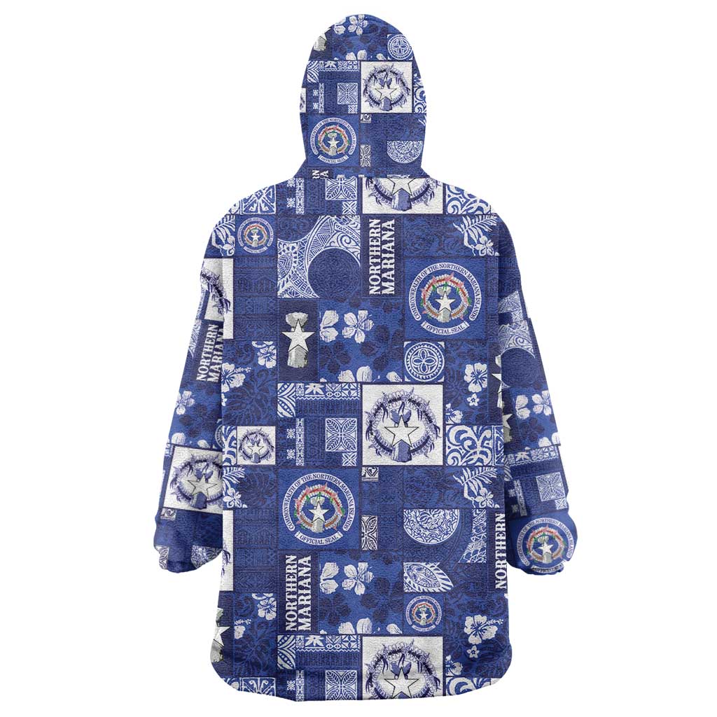 Northern Mariana Islands Magof Nochebuena Wearable Blanket Hoodie Pacific Patchwork Xmas Vibes LT9 - Polynesian Pride