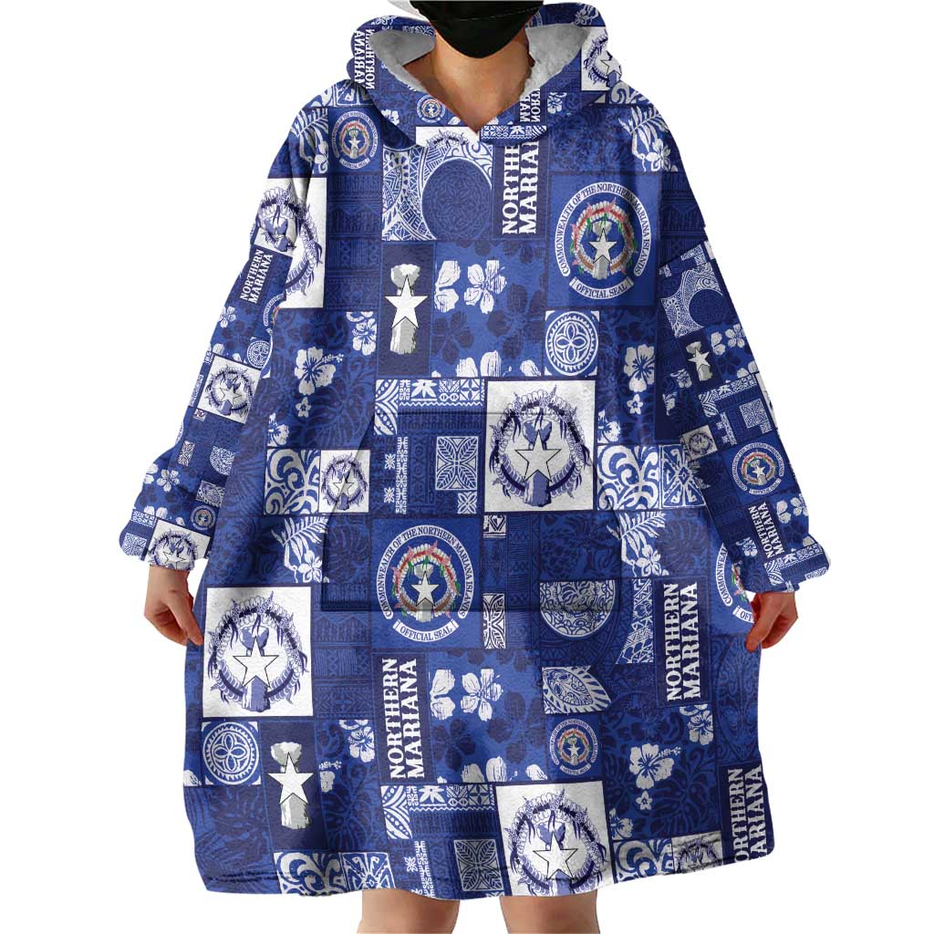 Northern Mariana Islands Magof Nochebuena Wearable Blanket Hoodie Pacific Patchwork Xmas Vibes LT9 - Polynesian Pride