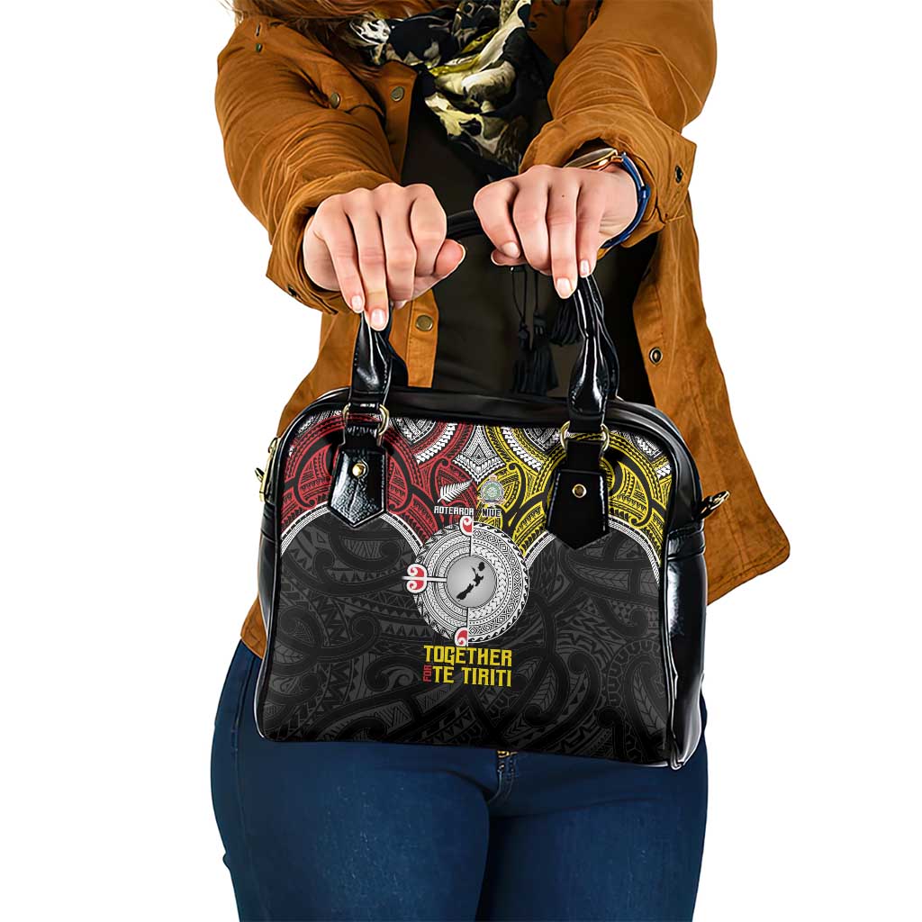 Aotearoa and Niue Mo Te Tiriti Shoulder Handbag New Zealand Honour The Treaty Ake!Ake!Ake! LT9 One Size Gold - Polynesian Pride