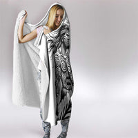 Koru Fern New Zealand Maori Tribal Warrior Hooded Blanket LT9 - Polynesian Pride