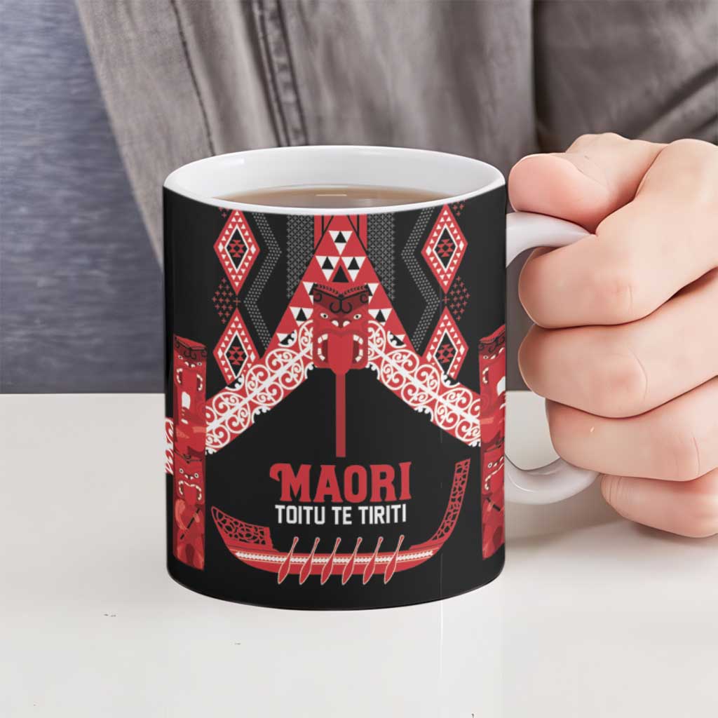Toitu Te Tiriti Waitangi Ceramic Mug Black Wharenui House - Polynesian Pride