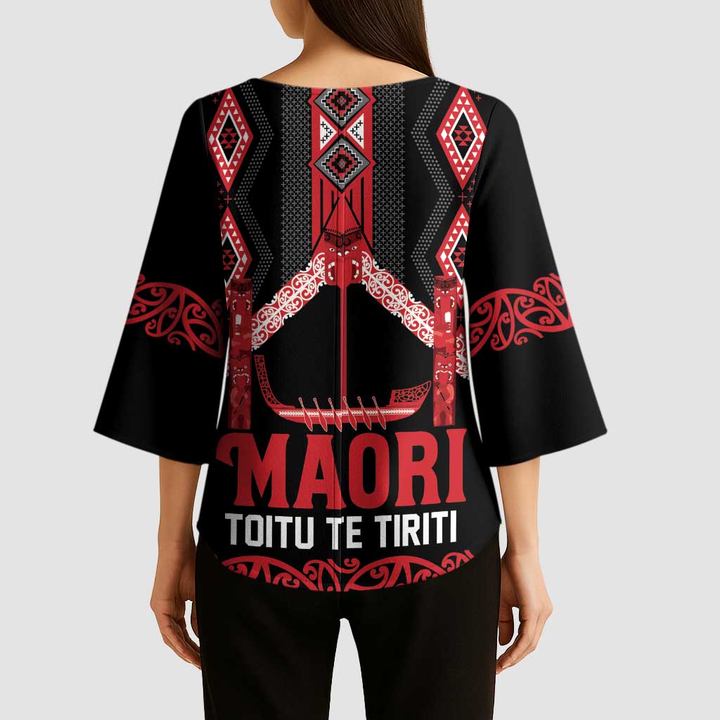 Toitu Te Tiriti Waitangi Kimono Sleeve Blouse Black Wharenui House LT9 - Polynesian Pride