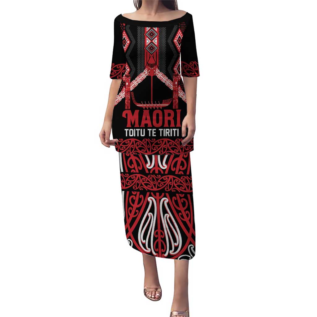 Toitu Te Tiriti Waitangi Puletasi Black Wharenui House LT9 Long Dress Black - Polynesian Pride