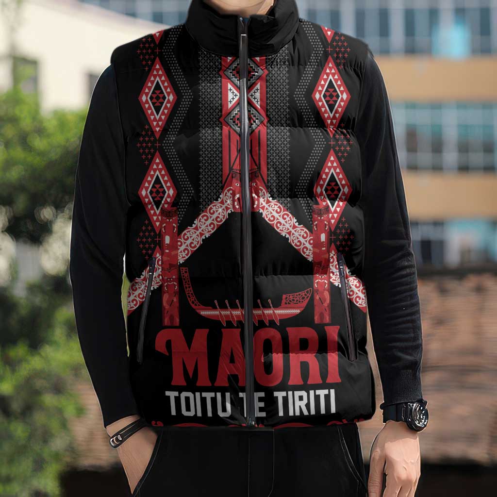Toitu Te Tiriti Waitangi Sleeveless Puffer Jacket Black Wharenui House LT9 - Polynesian Pride