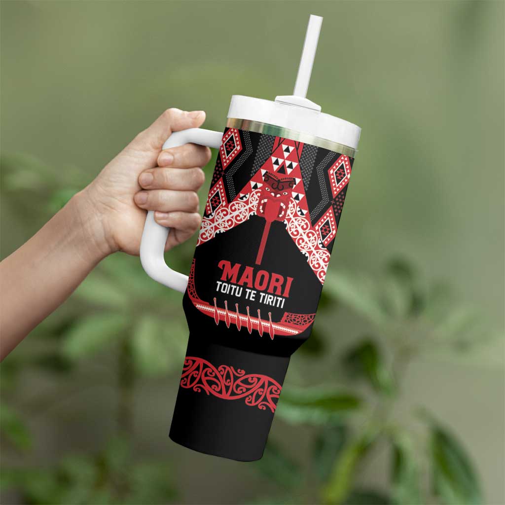 Toitu Te Tiriti Waitangi Tumbler With Handle Black Wharenui House LT9 - Polynesian Pride