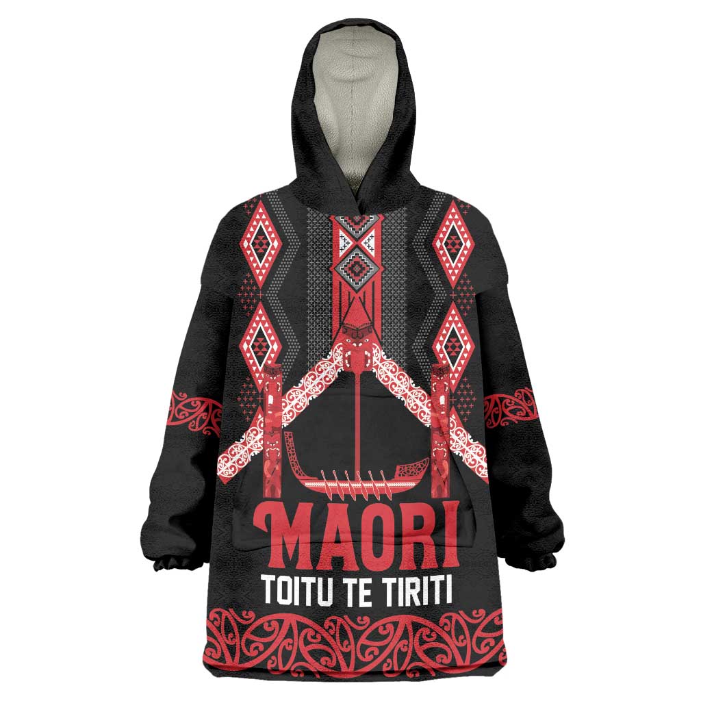 Toitu Te Tiriti Waitangi Wearable Blanket Hoodie Black Wharenui House LT9 One Size Black - Polynesian Pride
