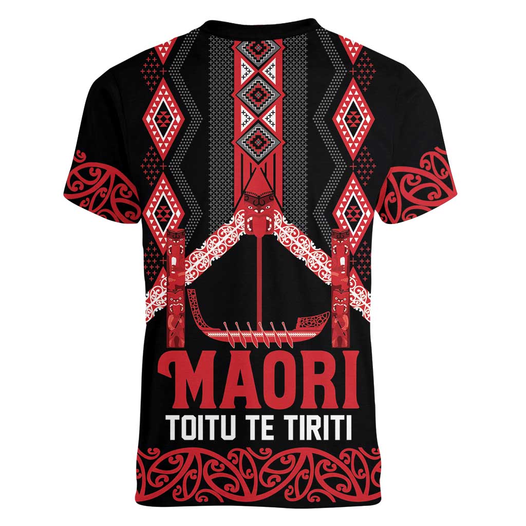 Toitu Te Tiriti Waitangi Women V-Neck T-Shirt Black Wharenui House LT9 - Polynesian Pride