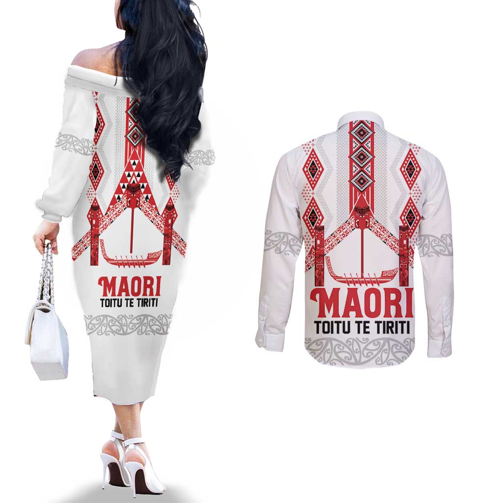 Toitu Te Tiriti Waitangi Couples Matching Off The Shoulder Long Sleeve Dress and Long Sleeve Button Shirt White Wharenui House LT9 - Polynesian Pride