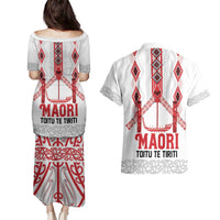 Toitu Te Tiriti Waitangi Couples Matching Puletasi and Hawaiian Shirt White Wharenui House LT9 - Polynesian Pride