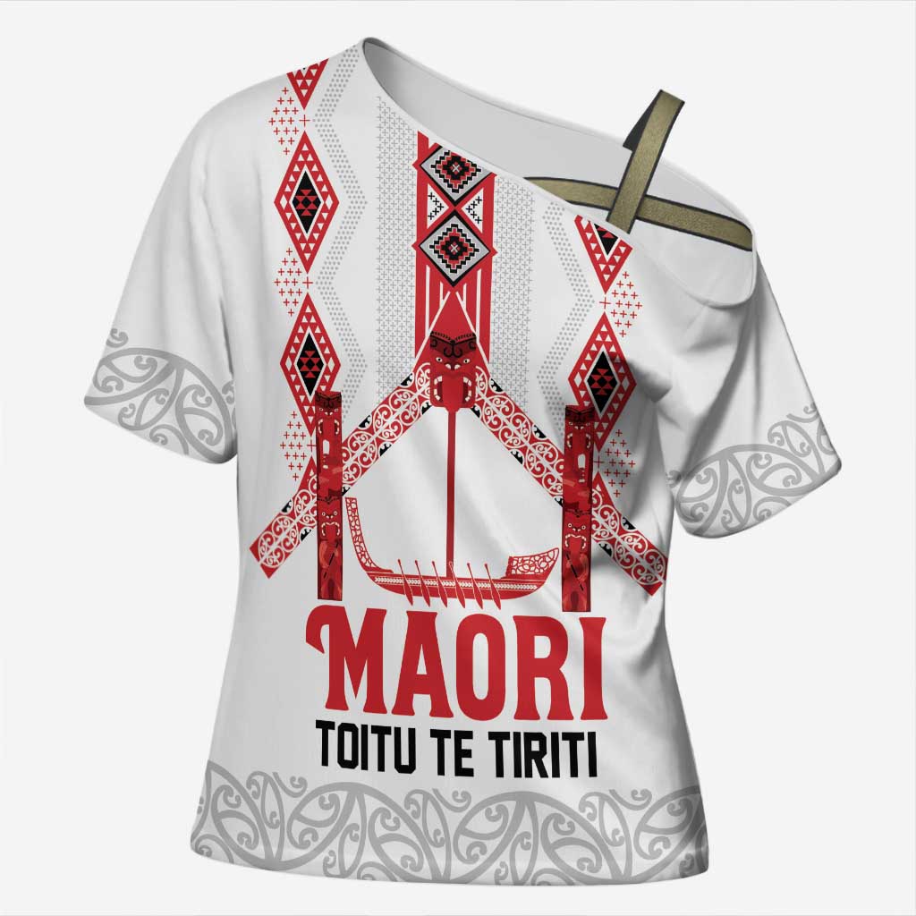 Toitu Te Tiriti Waitangi Cross Shoulder Shirt White Wharenui House LT9 Female white - Polynesian Pride