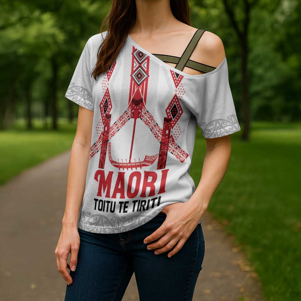 Toitu Te Tiriti Waitangi Cross Shoulder Shirt White Wharenui House LT9 - Polynesian Pride