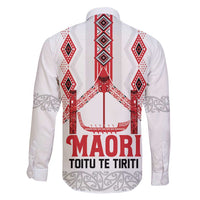 Toitu Te Tiriti Waitangi Family Matching Off Shoulder Maxi Dress and Hawaiian Shirt White Wharenui House LT9 - Polynesian Pride