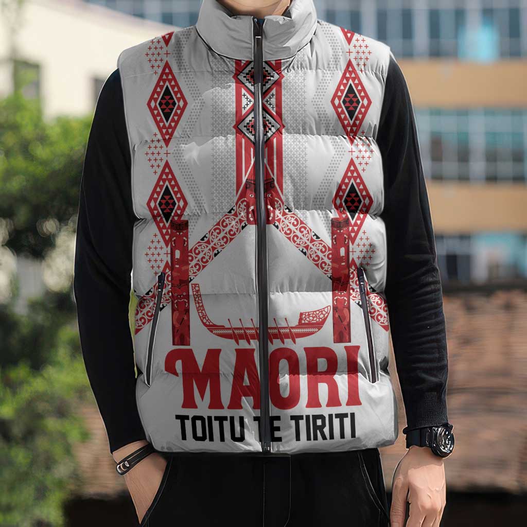 Toitu Te Tiriti Waitangi Sleeveless Puffer Jacket White Wharenui House - Polynesian Pride