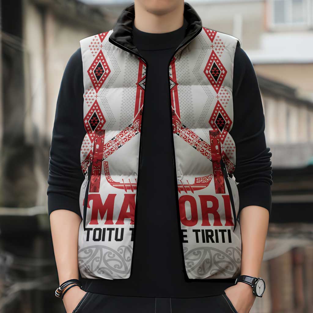 Toitu Te Tiriti Waitangi Sleeveless Puffer Jacket White Wharenui House - Polynesian Pride