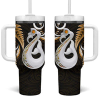 New Zealand Tumbler With Handle Aotearoa Silver Fern With Manaia Maori Unique Gold LT14 One Size: 40 oz Gold - Polynesian Pride