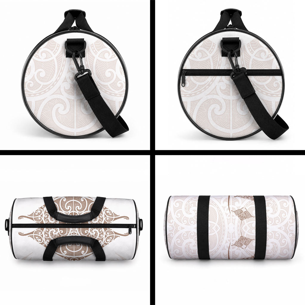 New Zealand Manta Ray Tattoo Duffle Bag Aotearoa Maori Haehae Beige