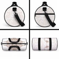New Zealand Manta Ray Tattoo Duffle Bag Aotearoa Maori Haehae Beige