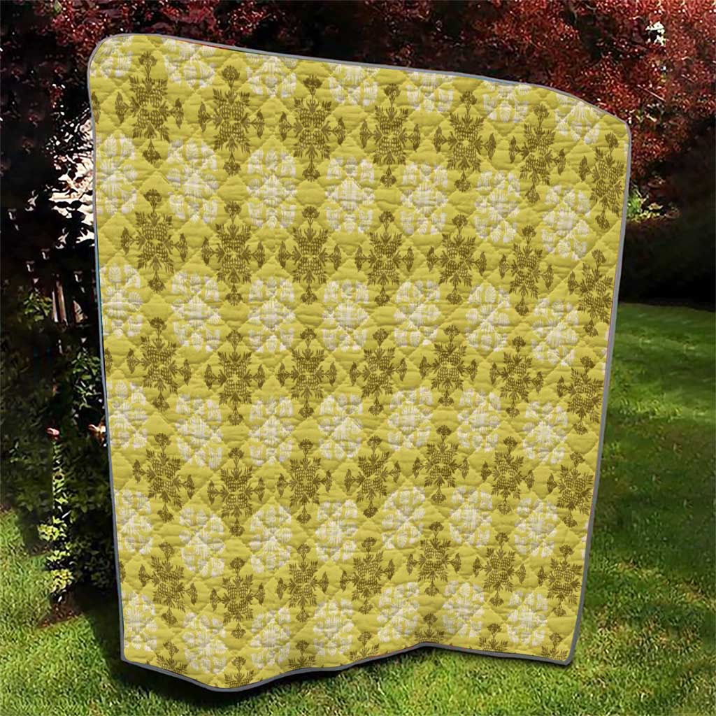 Yellow Hawaiian Quilt Quilt Hawaii Pineapple Monstera Palaka Motifs - Polynesian Pride