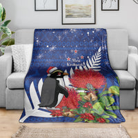 New Zealand Christmas In July Blanket Fiordland Penguin With Pohutukawa Flower LT14 - Polynesian Pride