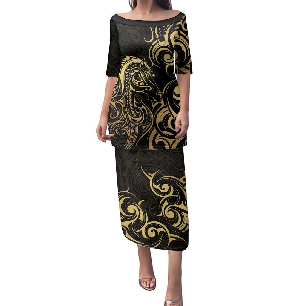 Gold And Black Aotearoa Horse Racing Family Matching Puletasi and Hawaiian Shirt NZ Maori Pattern LT14 Mom's Dress Black - Polynesian Pride