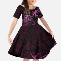 Pink Aotearoa Horse Racing Family Matching Off The Shoulder Long Sleeve Dress and Hawaiian Shirt NZ Maori Pattern LT14 Daughter's Dress Pink - Polynesian Pride