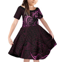 Pink Aotearoa Horse Racing Family Matching Off Shoulder Short Dress and Hawaiian Shirt NZ Maori Pattern LT14 Daughter's Dress Pink - Polynesian Pride