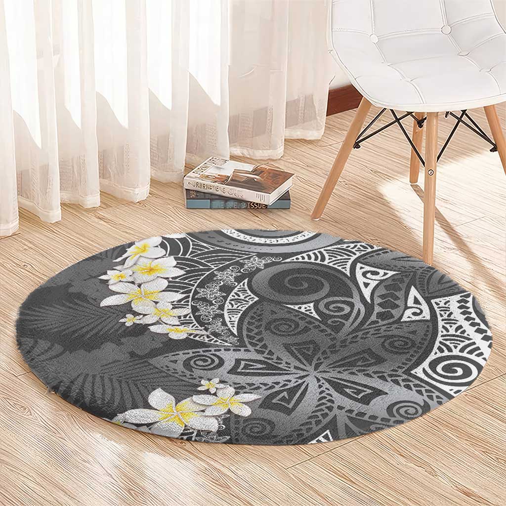 Gray Polynesian Tribal Frangipani Tropical Vibe Round Carpet