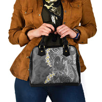 Gray Polynesian Tribal Frangipani Tropical Vibe Shoulder Handbag