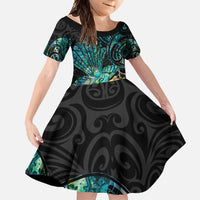 New Zealand Fantail Bird Family Matching Off Shoulder Maxi Dress and Hawaiian Shirt Maori Piwakawaka Kowhai - Paua Shell Pattern LT14 Daughter's Dress Green - Polynesian Pride