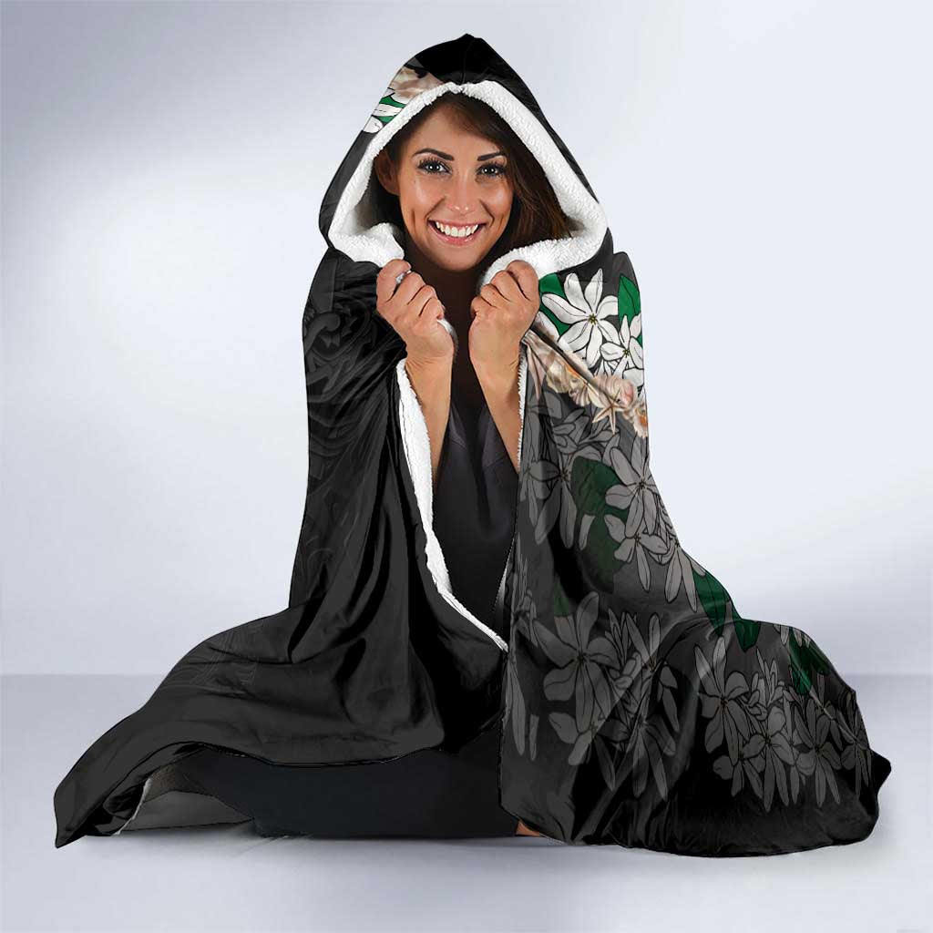 Cook Islands Tiare Maori With Conch Shell Hooded Blanket Pasifika Fest Polynesian Tattoo Black