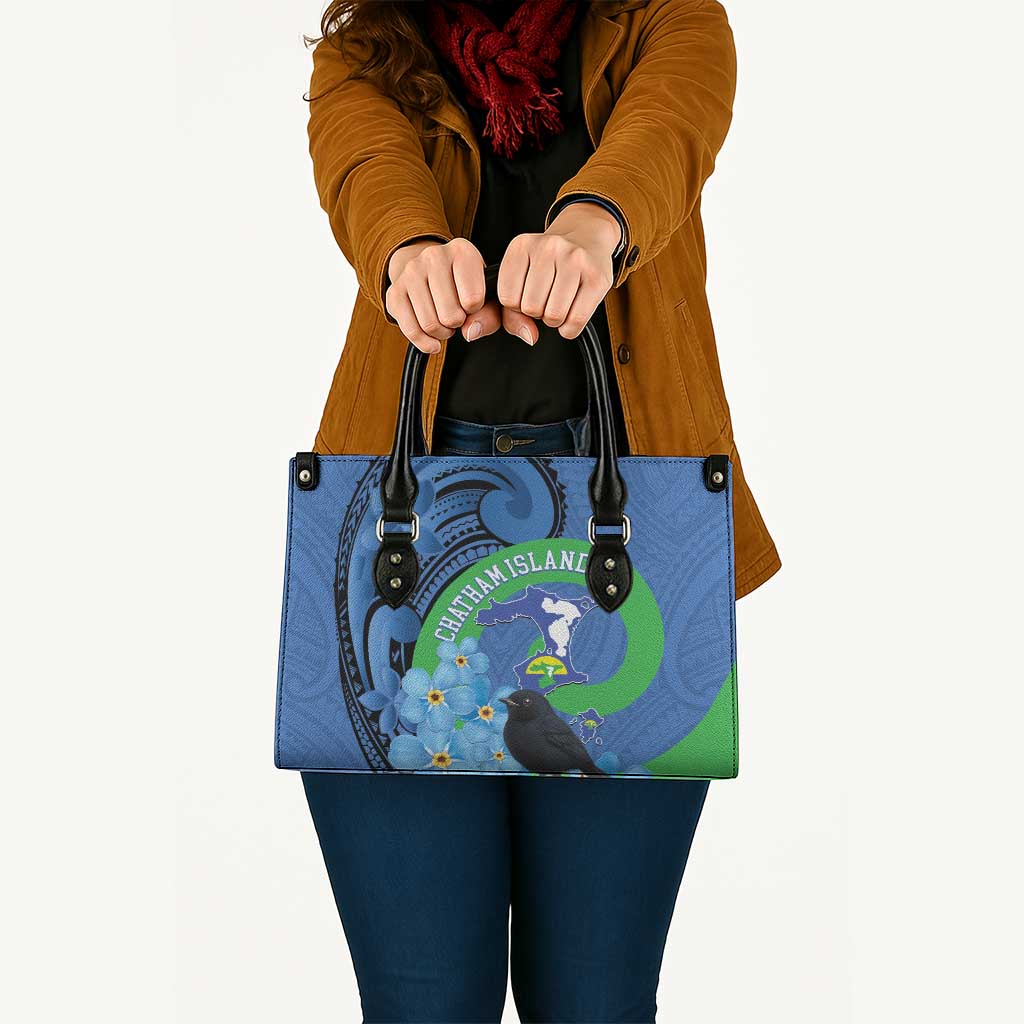 New Zealand Chatham Islands Leather Bag Wharekauri Forget Me Not With Black Robin - Polynesian Pride