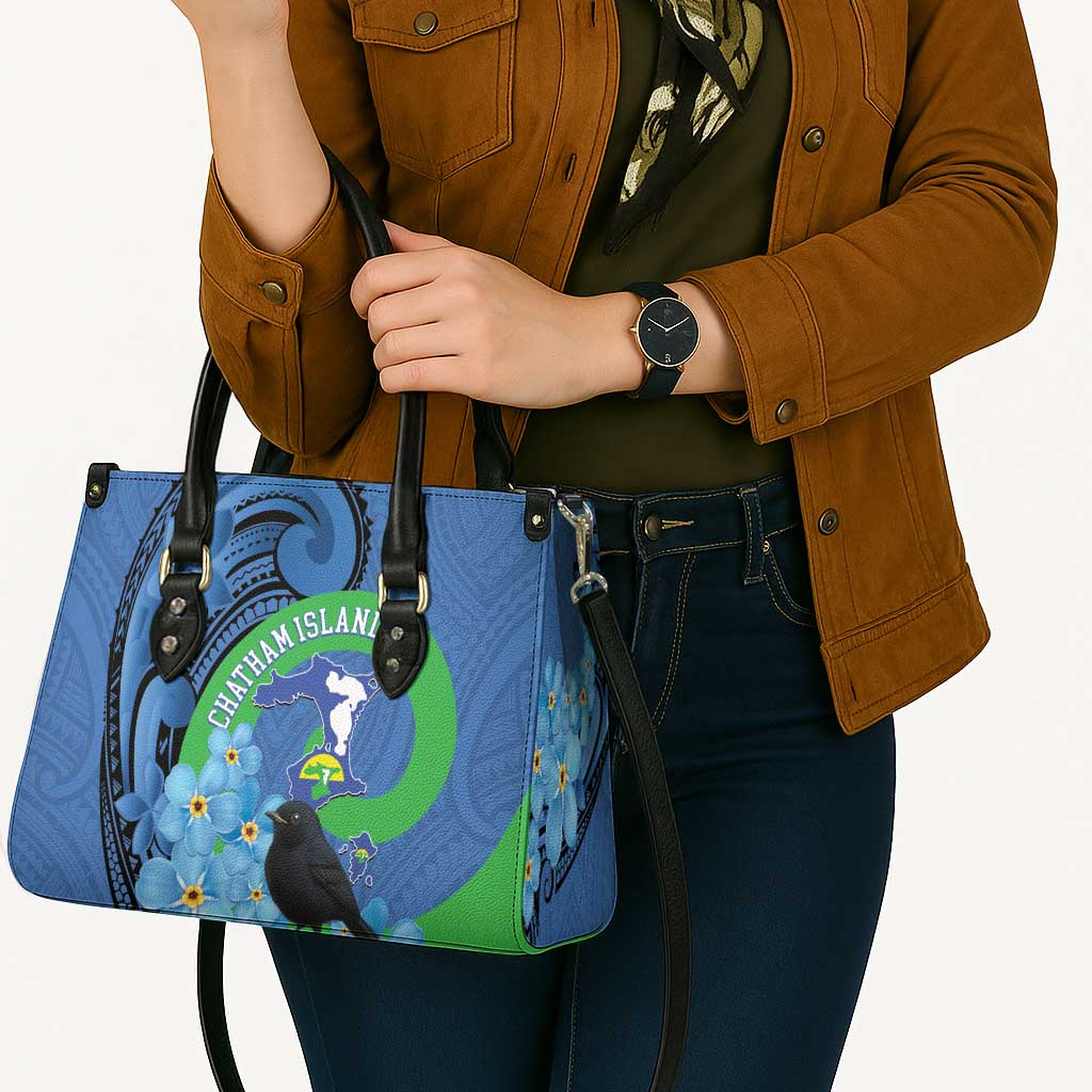 New Zealand Chatham Islands Leather Bag Wharekauri Forget Me Not With Black Robin - Polynesian Pride