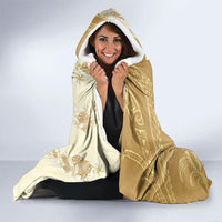 Heiva i Tahiti Hooded Blanket Tahitian Tiare Maori Cowrie Lei Brown LT14 - Polynesian Pride