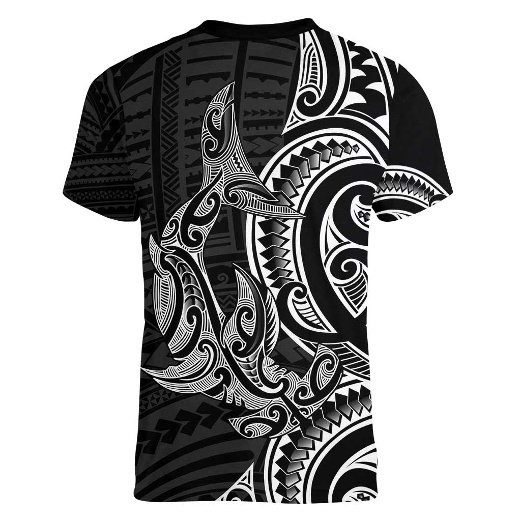 New Zealand Hammerhead Shark Women V-Neck T-Shirt Maori Haehae Mangopare Black LT14 - Polynesian Pride
