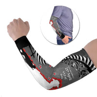 New Zealand ANZAC Day Arm Sleeves 25th April Silver Fern With Poppy LT14 Set of 2 Gray - Polynesian Pride