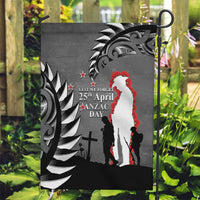 New Zealand ANZAC Day Garden Flag 25th April Silver Fern With Poppy LT14 Garden Flag Gray - Polynesian Pride
