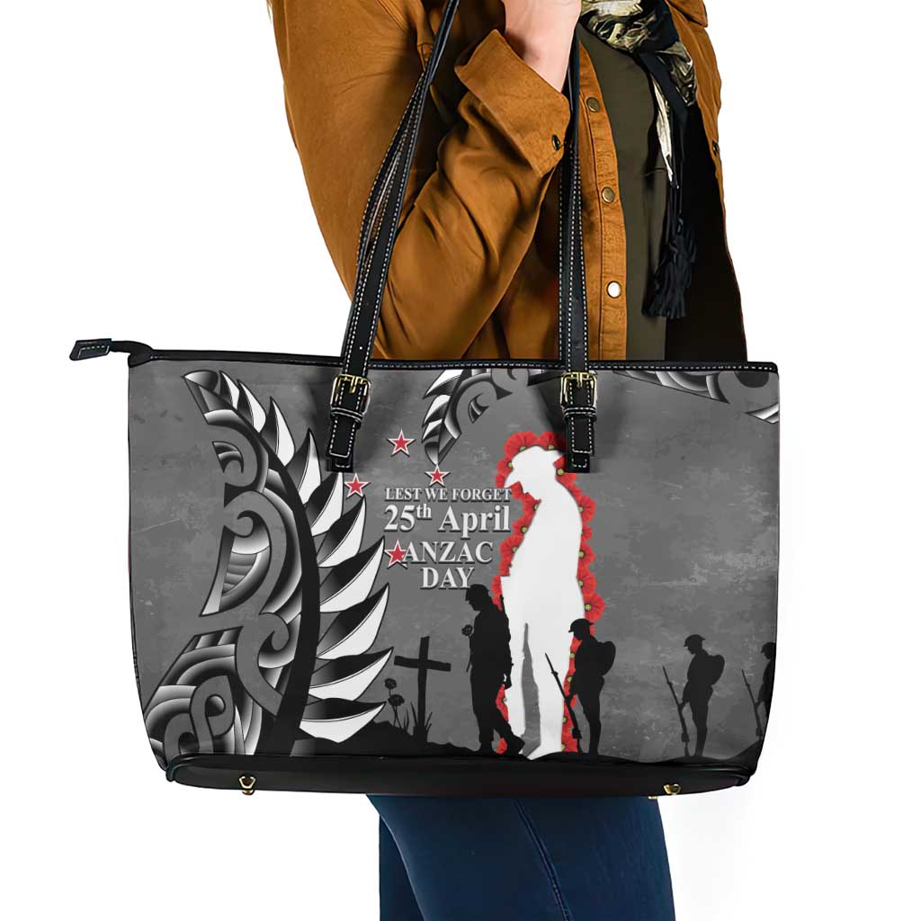 New Zealand ANZAC Day Leather Tote Bag 25th April Silver Fern With Poppy LT14 - Polynesian Pride