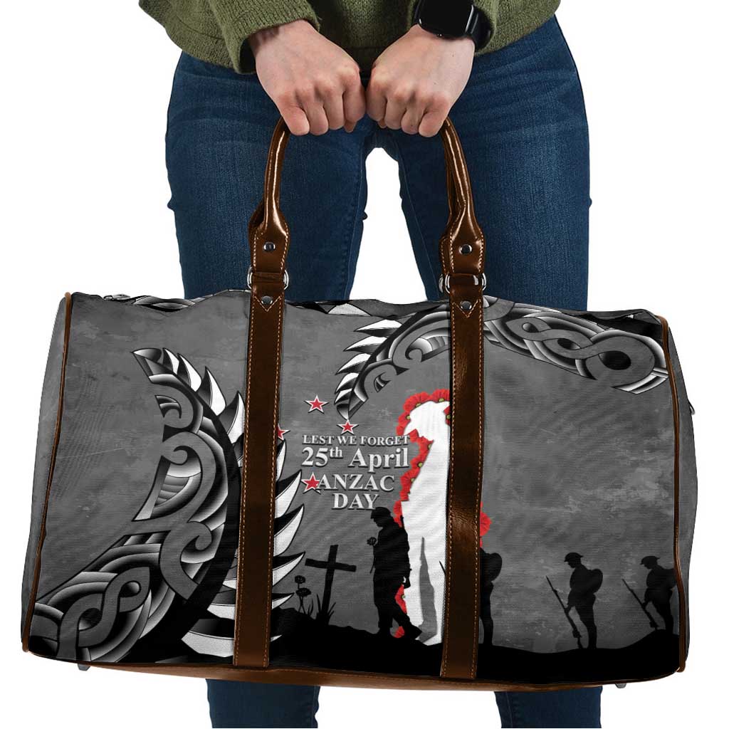 New Zealand ANZAC Day Travel Bag 25th April Silver Fern With Poppy LT14 Gray - Polynesian Pride