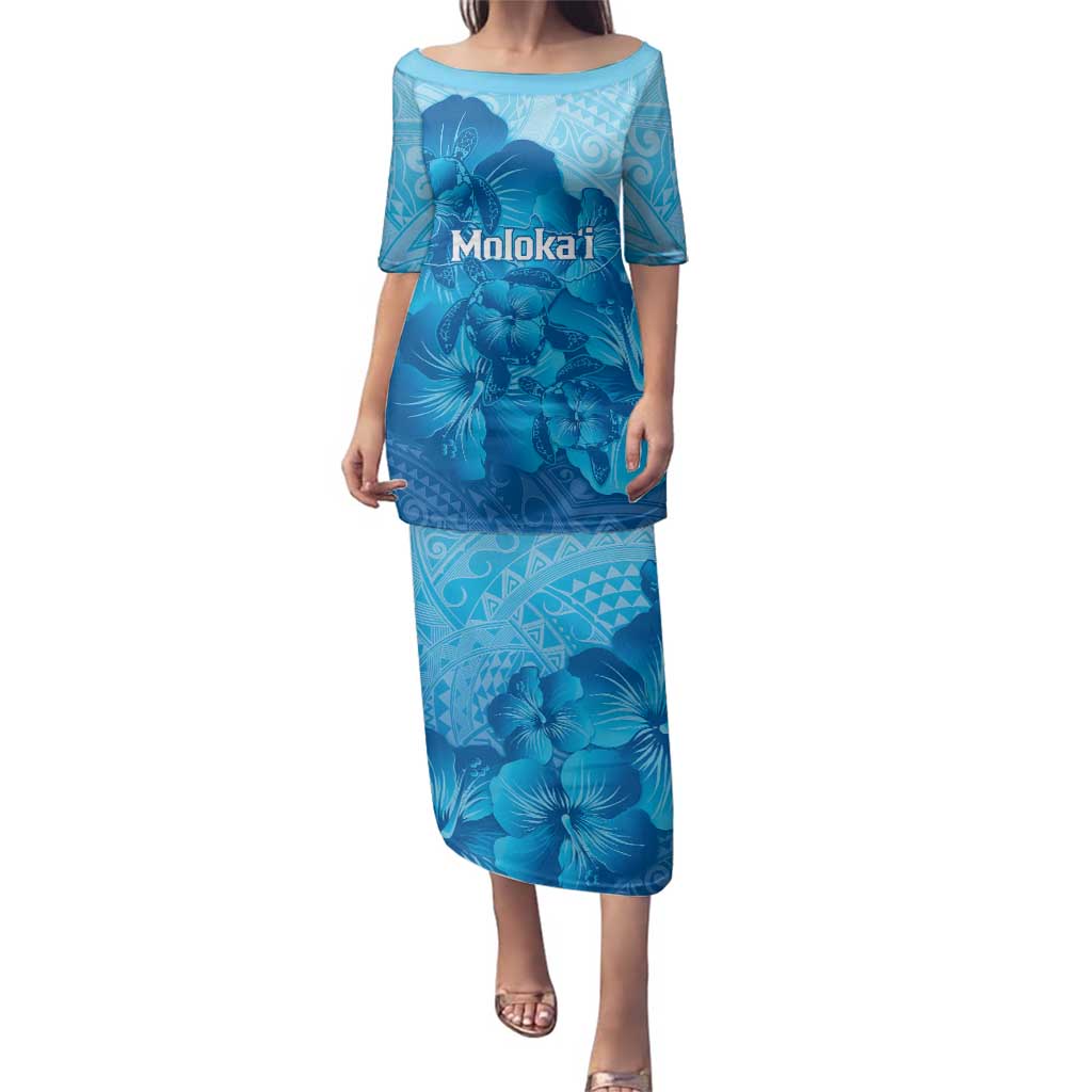 Aloha Hawaii Molokai Island Family Matching Puletasi and Hawaiian Shirt Hibiscus Tribal Honu Hawaiian Tattoo LT14 Mom's Dress Blue - Polynesian Pride
