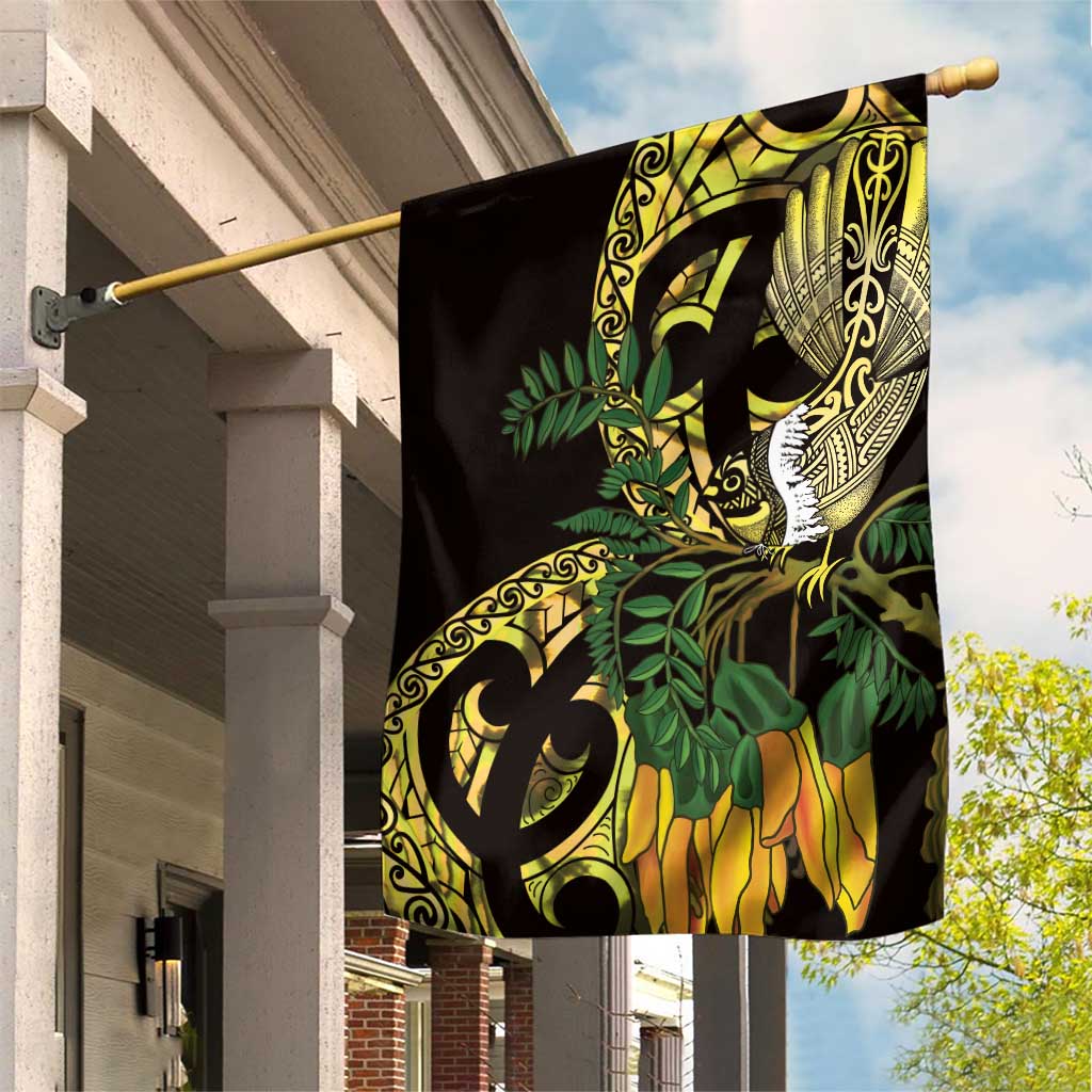 Yellow New Zealand Kowhai And Piwakawaka Garden Flag Maori Ngaru Paua Shell LT14 House Flag Yellow - Polynesian Pride