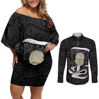 Black New Zealand Eel Couples Matching Off Shoulder Short Dress and Long Sleeve Button Shirt Aotearoa Maori Tuna With Kotiate Weapon LT14 Black - Polynesian Pride