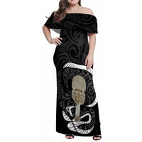 Black New Zealand Eel Family Matching Off Shoulder Maxi Dress and Hawaiian Shirt Aotearoa Maori Tuna With Kotiate Weapon LT14 Mom's Dress Black - Polynesian Pride