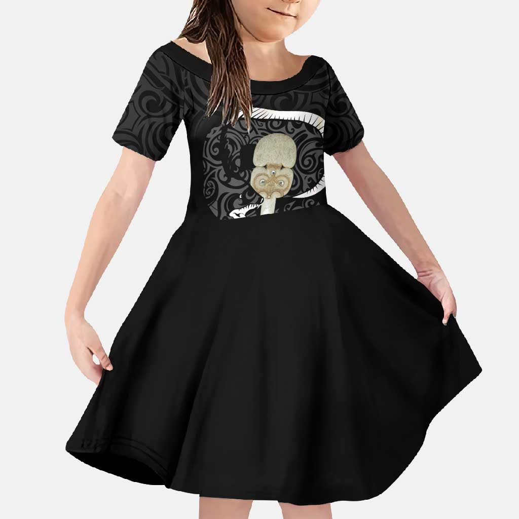 Black New Zealand Eel Family Matching Tank Maxi Dress and Hawaiian Shirt Aotearoa Maori Tuna With Kotiate Weapon LT14 Daughter's Dress Black - Polynesian Pride