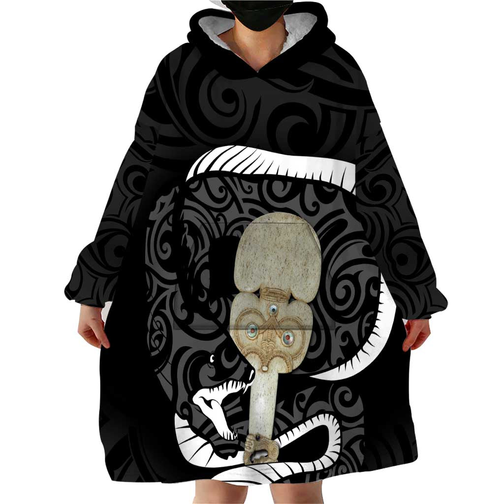 Black New Zealand Eel Wearable Blanket Hoodie Aotearoa Maori Tuna With Kotiate Weapon LT14 - Polynesian Pride
